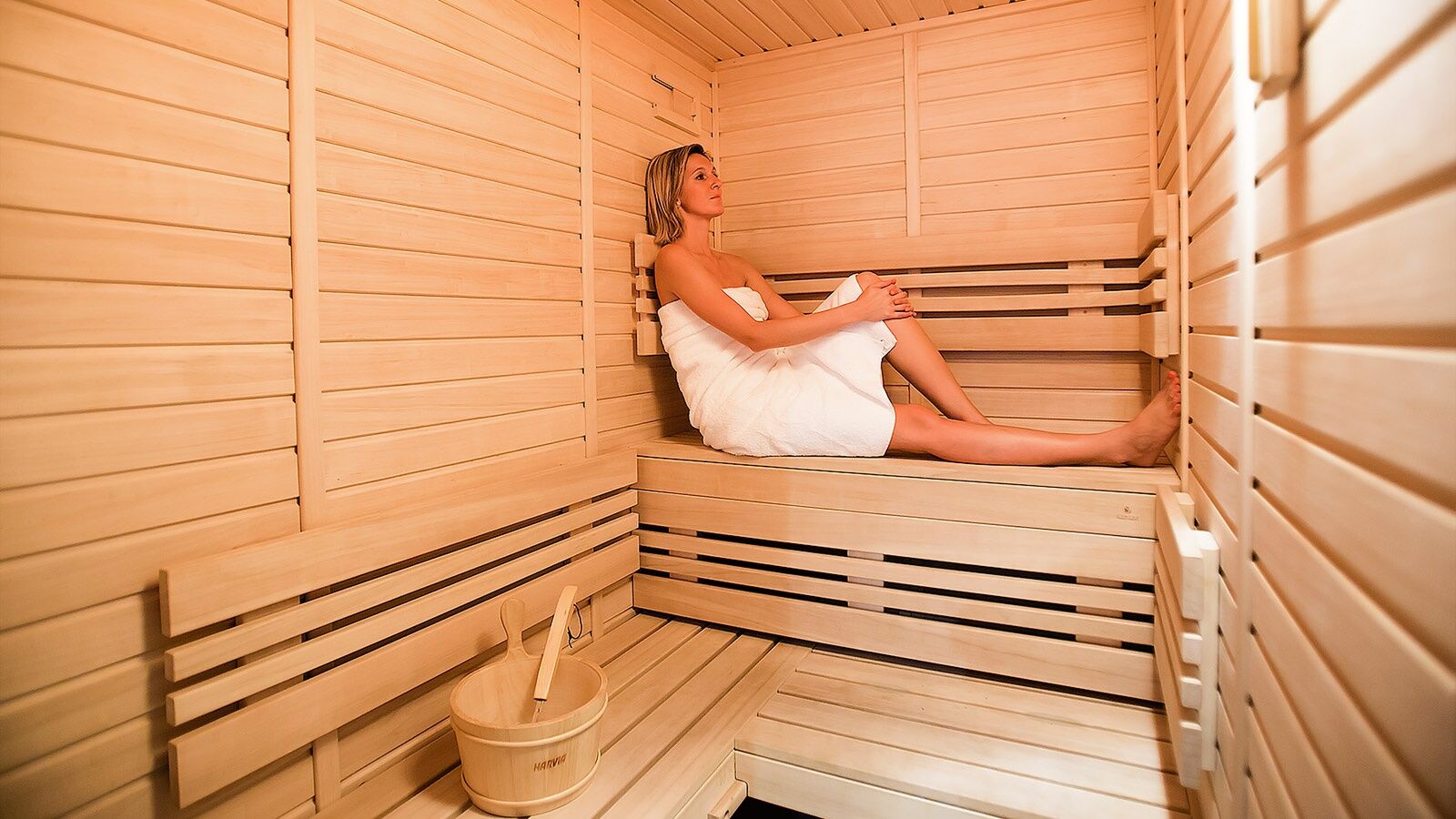 Luxury Family Hotel Royal Palace Praga Facilidades foto A woman in a sauna